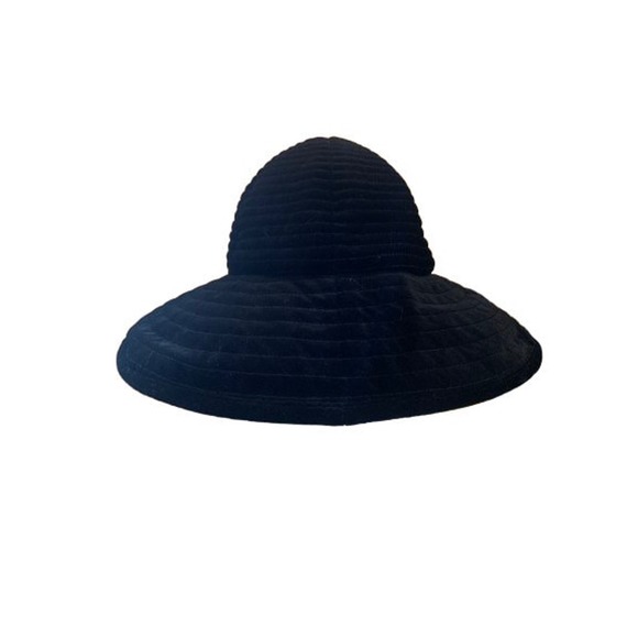 Black Velveteen Wide Brimmed Hat // Vintage Laura Ashley Broad Brim Chapeaux